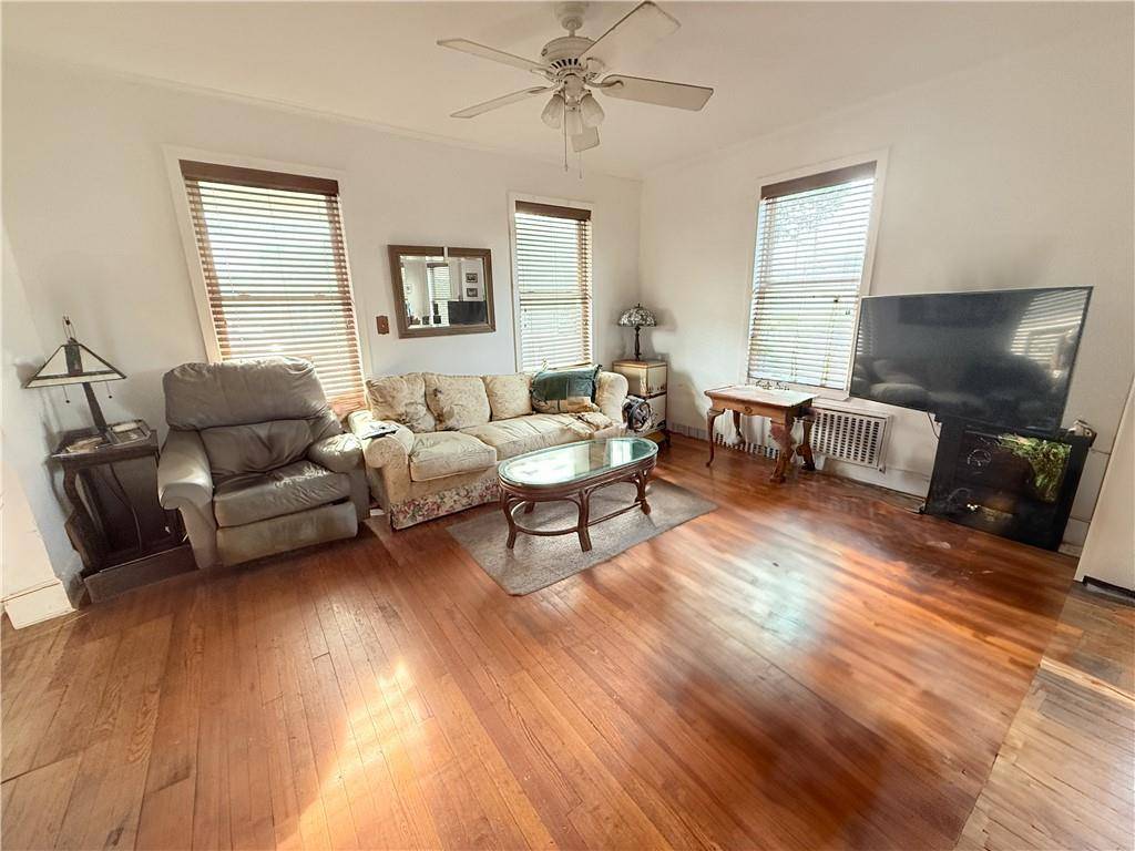182 Beach 129th ST, Rockaway Park, NY 11694