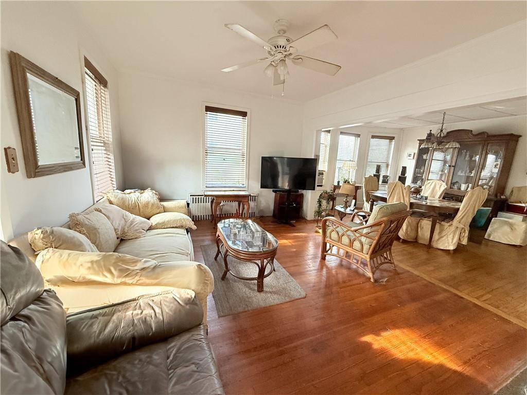 182 Beach 129th ST, Rockaway Park, NY 11694