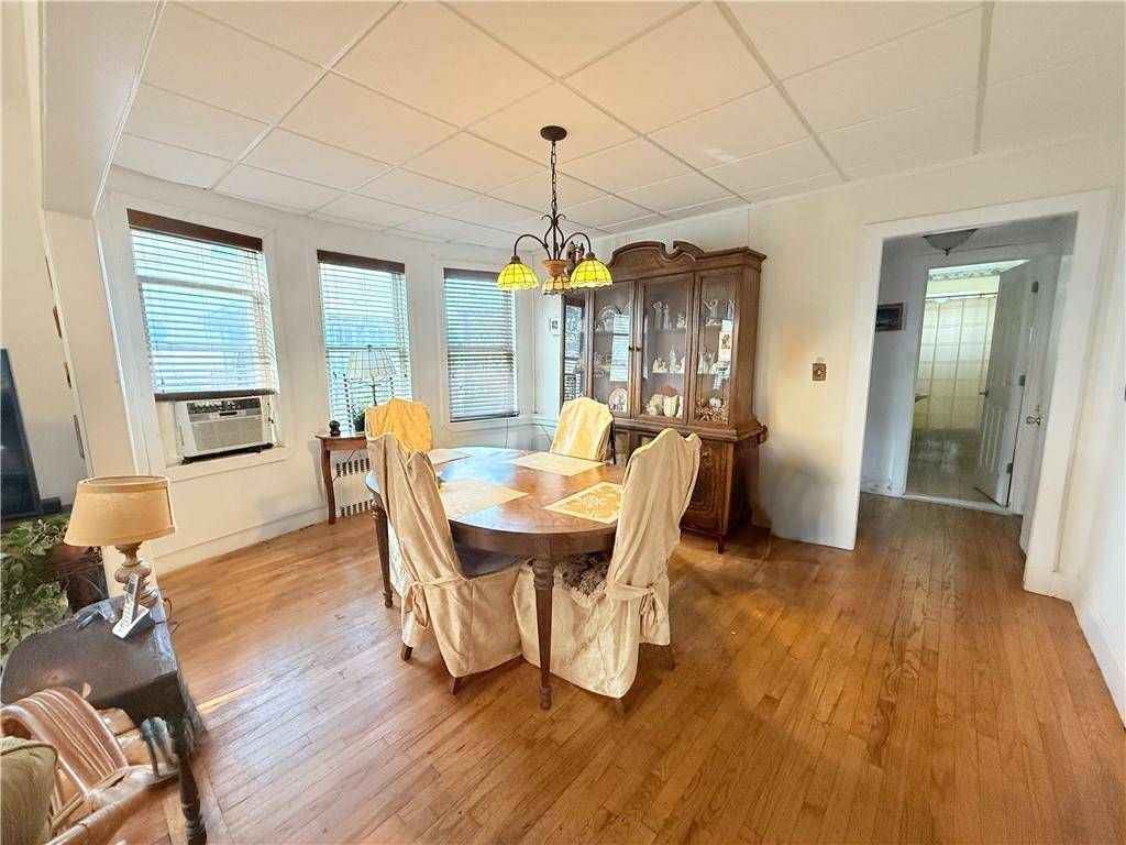 182 Beach 129th ST, Rockaway Park, NY 11694
