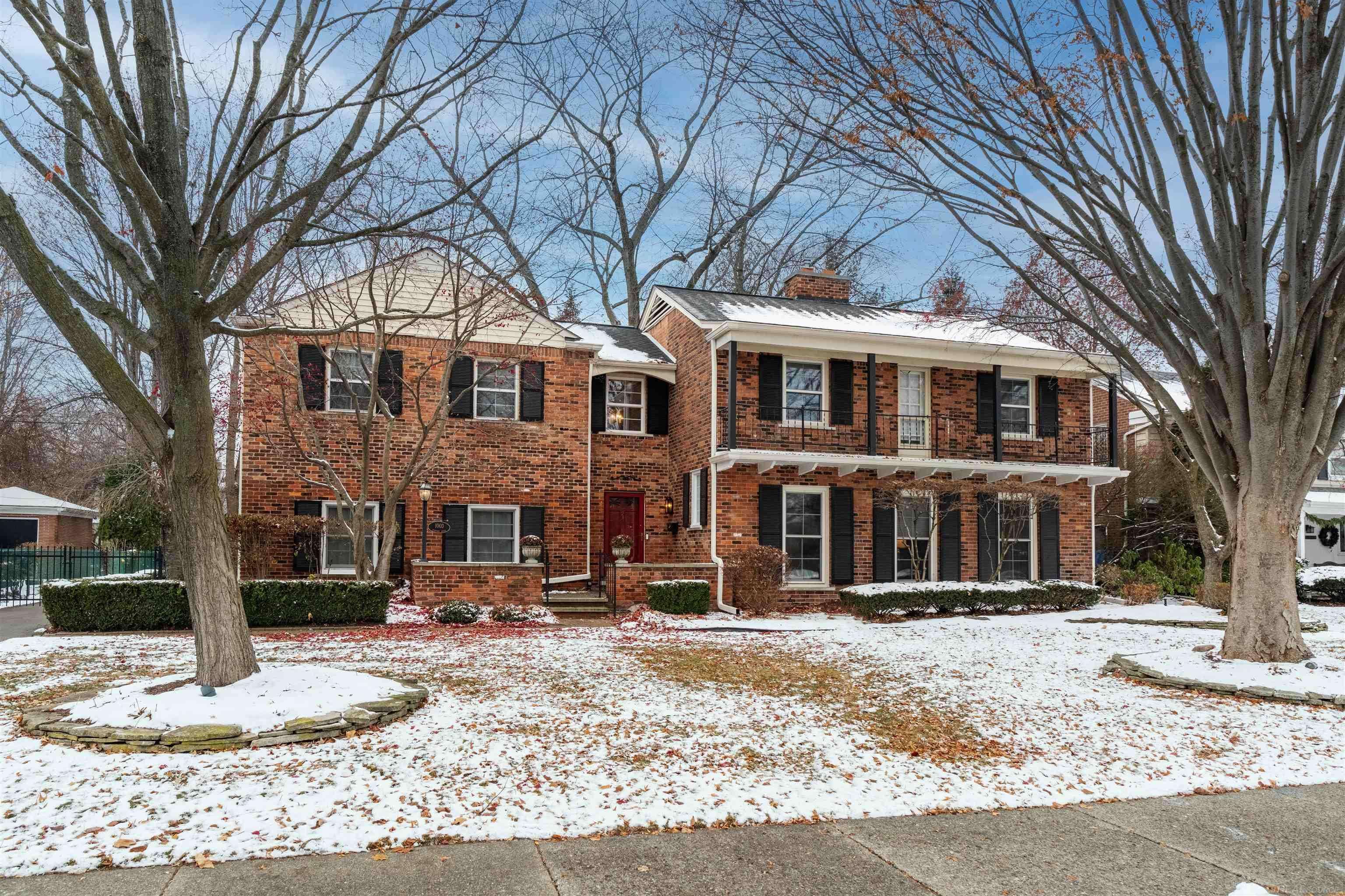 Grosse Pointe Park, MI 48230,1003 Bedford RD