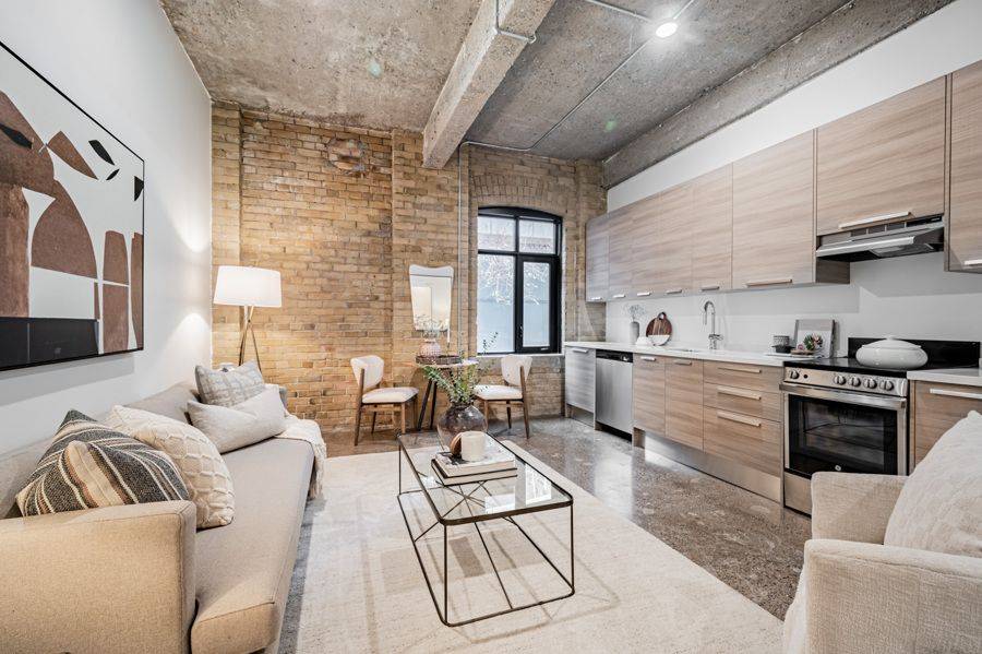 Toronto C01, ON M4Y 1W5,9 St Nicholas ST #502