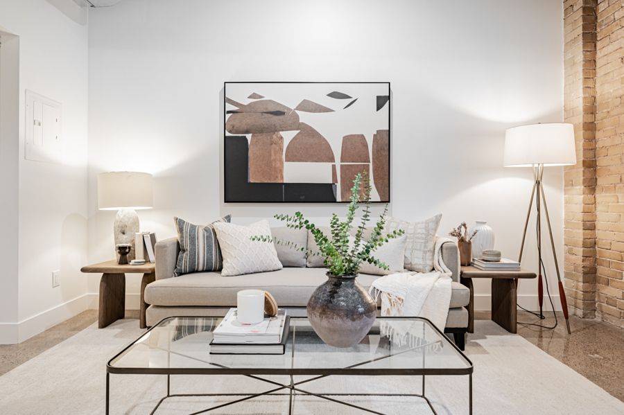 Toronto C01, ON M4Y 1W5,9 St Nicholas ST #502