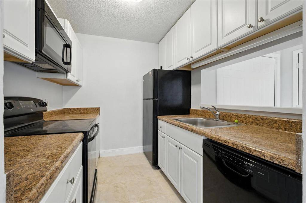 Pompano Beach, FL 33069,4281 W Mcnab Rd #16