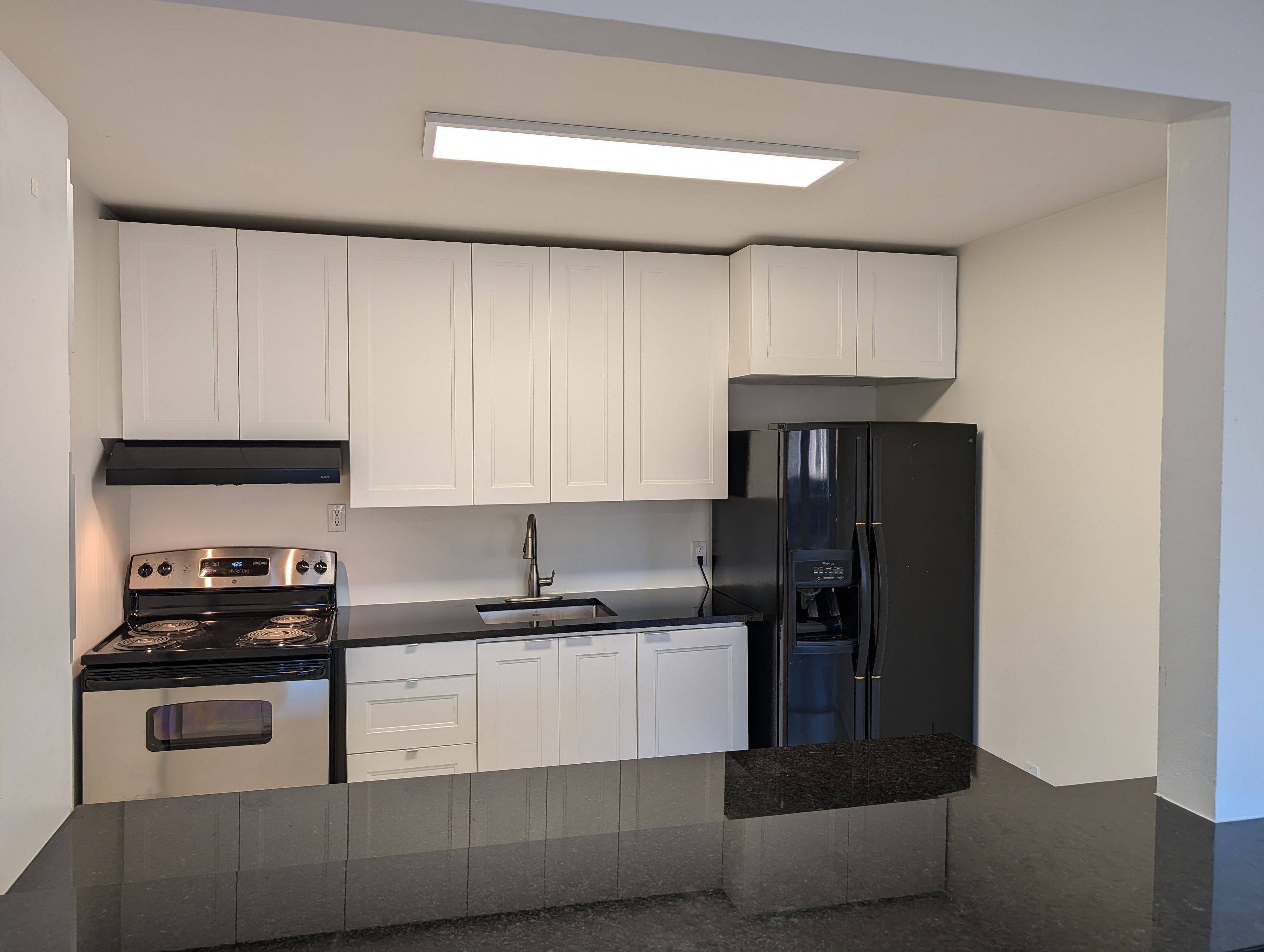 Mississauga, ON L5G 1H2,286 Lakeshore RD E #C