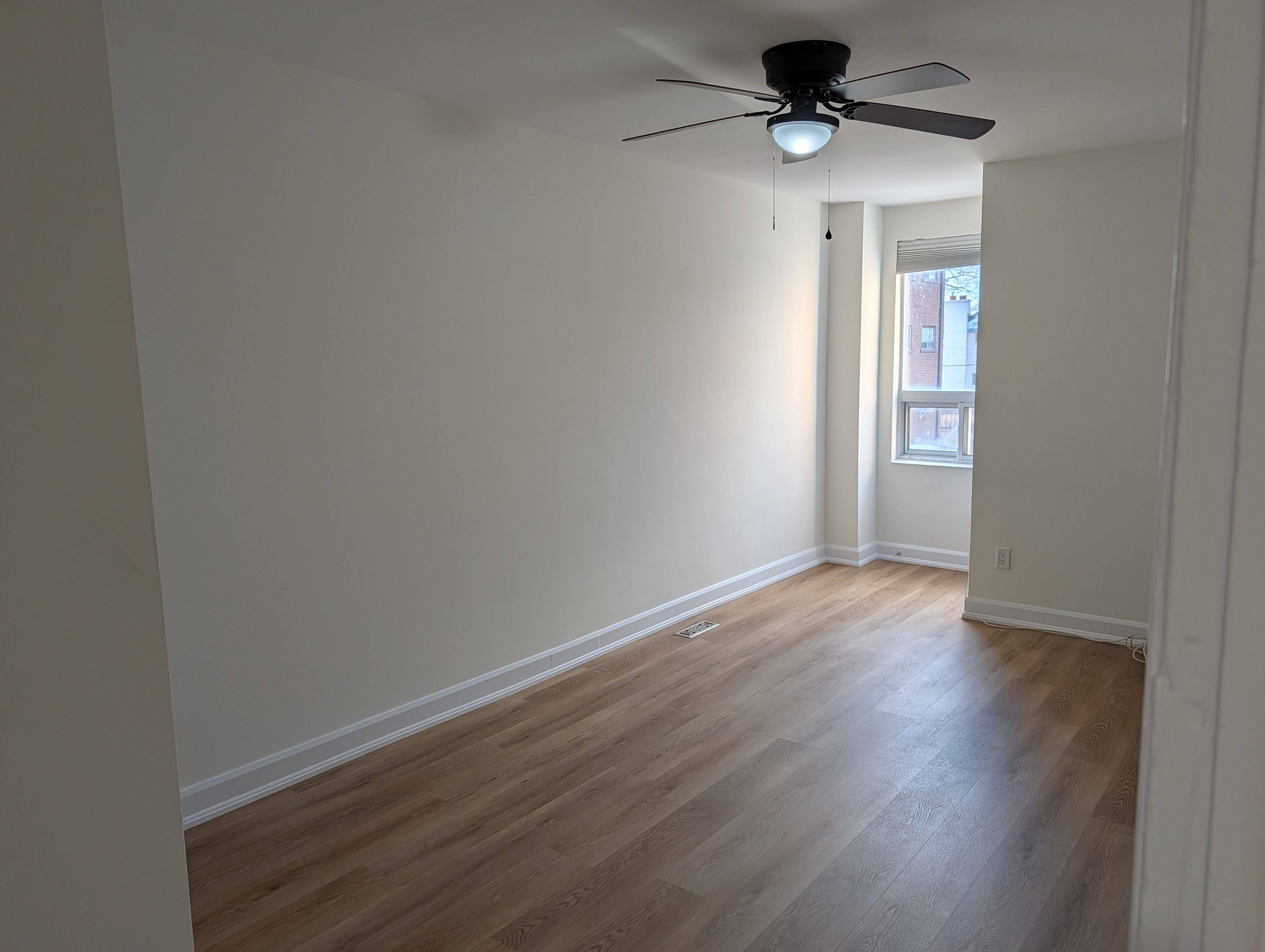 Mississauga, ON L5G 1H2,286 Lakeshore RD E #C