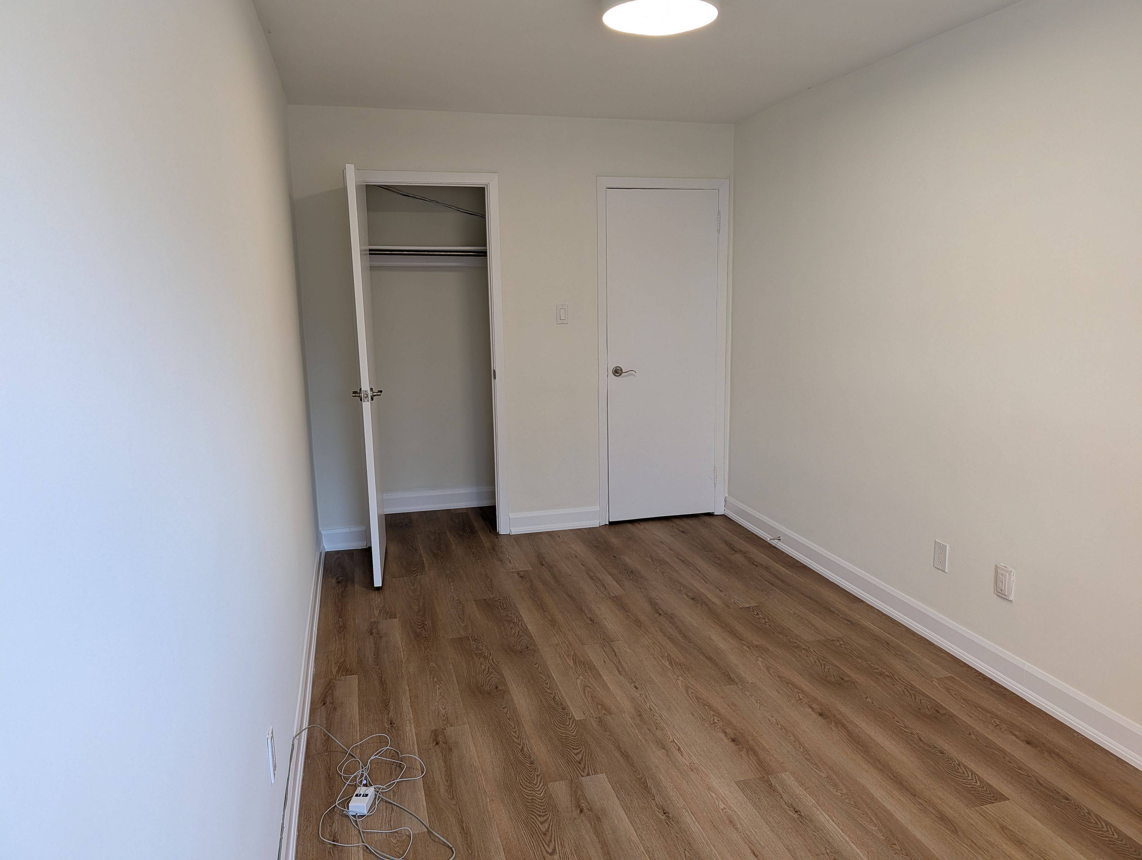 Mississauga, ON L5G 1H2,286 Lakeshore RD E #C