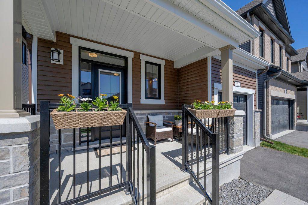 Stittsville - Munster - Richmond, ON K0A 2Z0,183 Yearling CIR