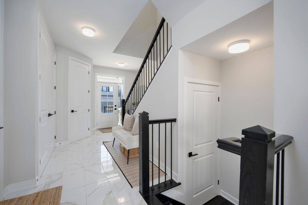 Stittsville - Munster - Richmond, ON K0A 2Z0,183 Yearling CIR