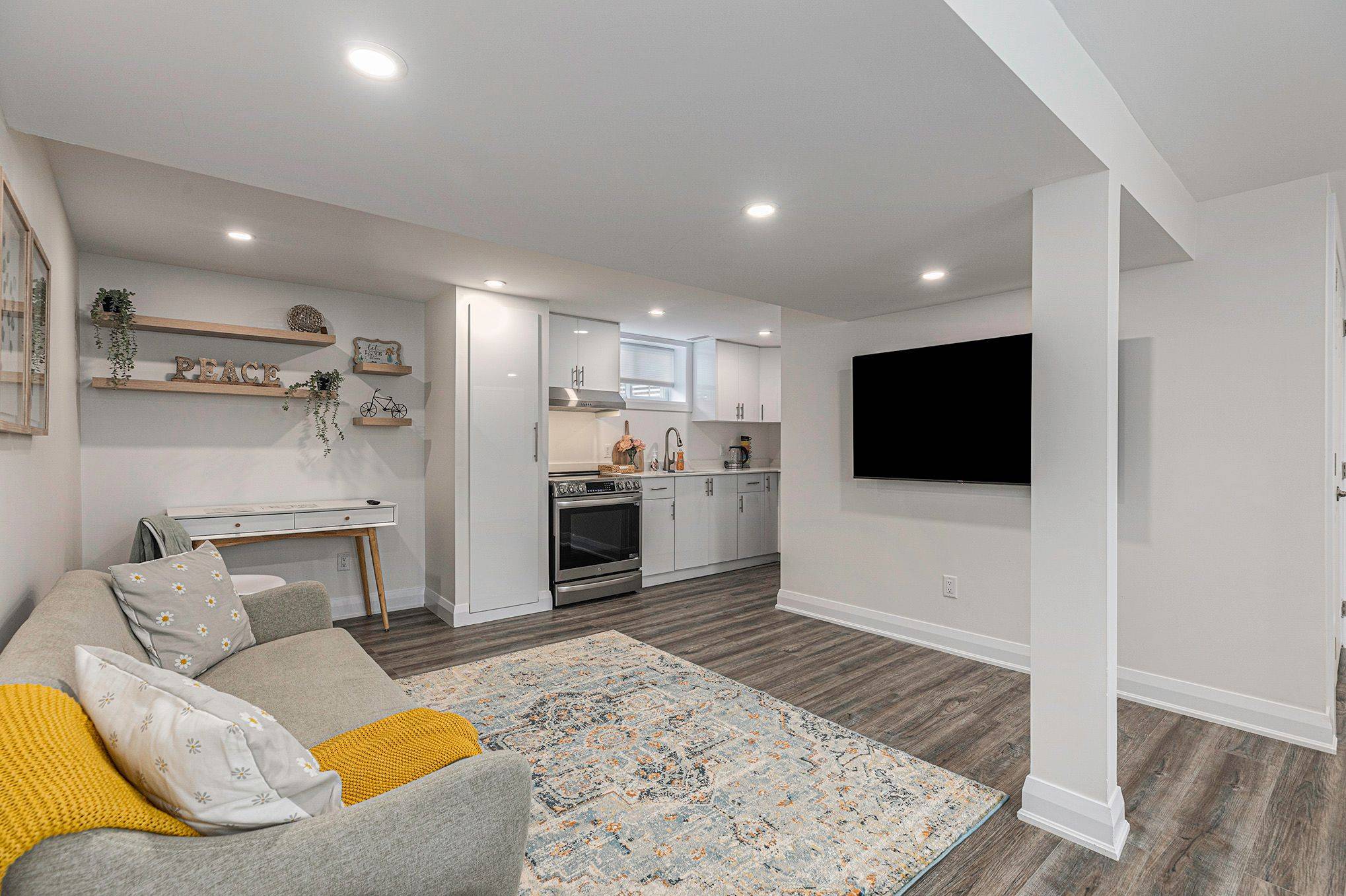 South Of Baseline To Knoxdale, ON K2G 3L4,19 Sherry LN #B