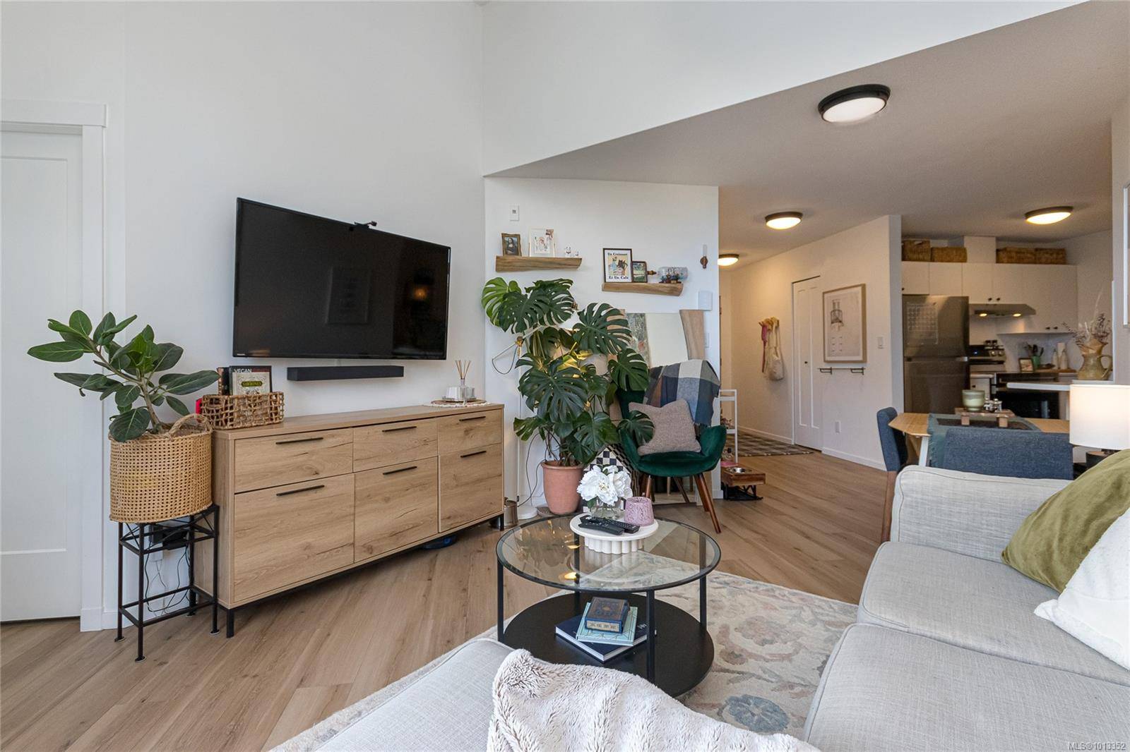 Victoria, BC V8T 4G8,2560 Wark St #410