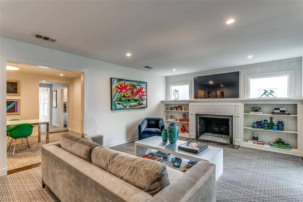 Dallas, TX 75235,5411 Maple Springs Boulevard