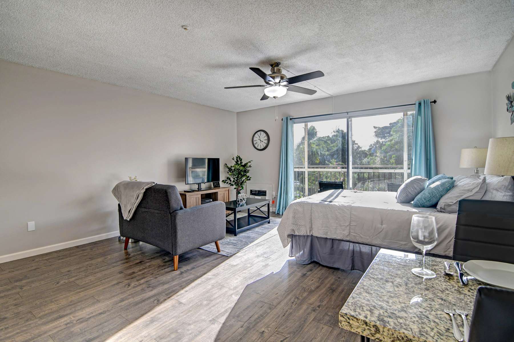 Hilo, HI 96720,355 KALANIANAOLE ST #225