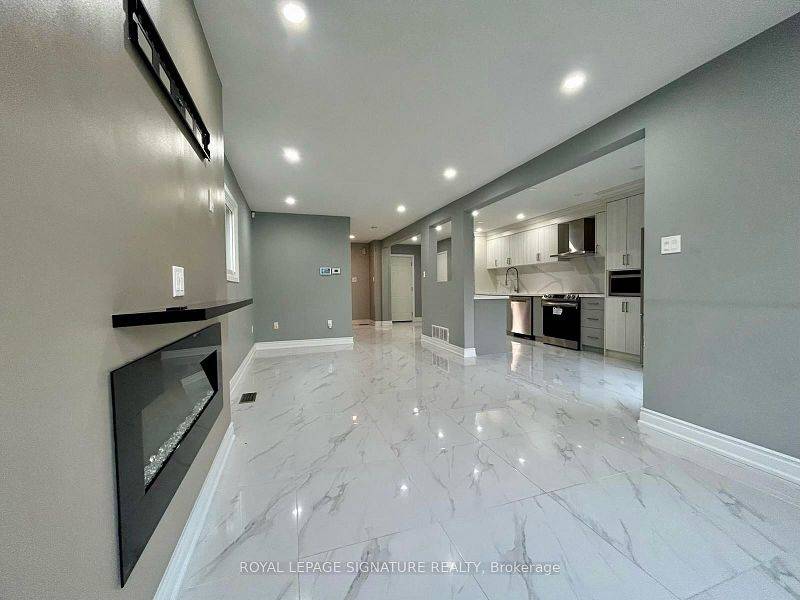 Oshawa, ON L1J 8N3,1176 Beaver Valley CRES