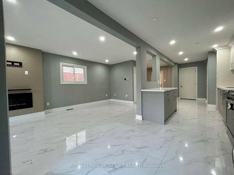 Oshawa, ON L1J 8N3,1176 Beaver Valley CRES