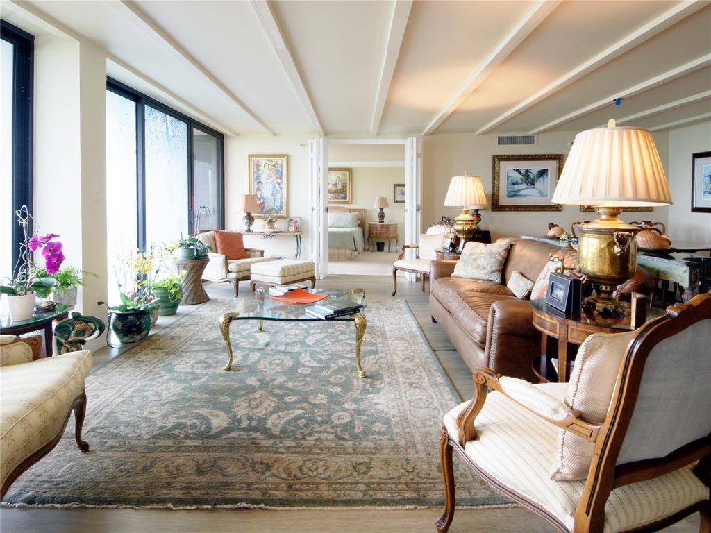 West Palm Beach, FL 33401,2480 Presidential Way #1703