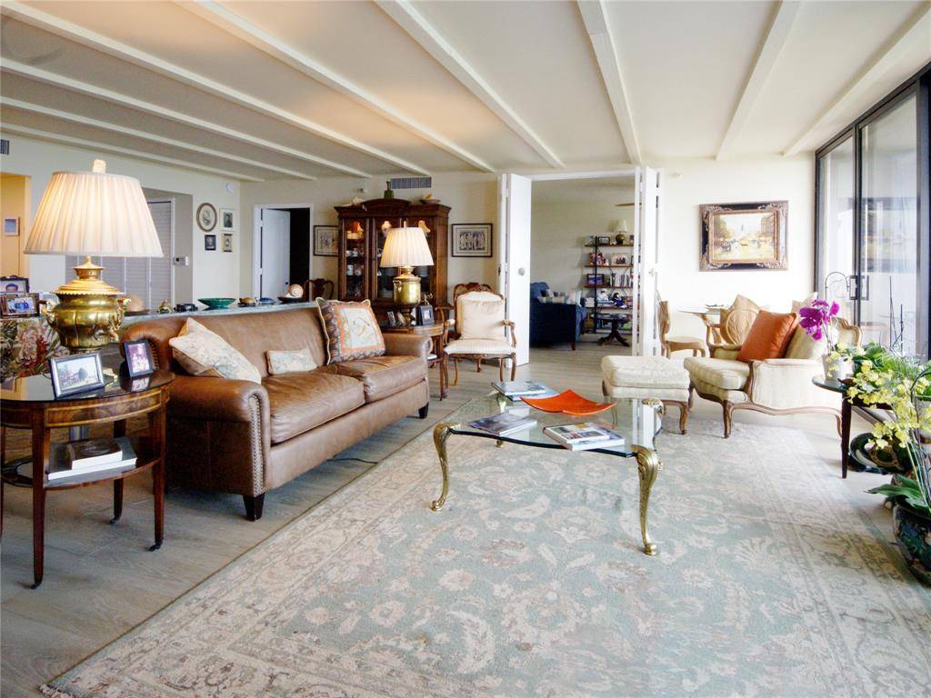 West Palm Beach, FL 33401,2480 Presidential Way #1703