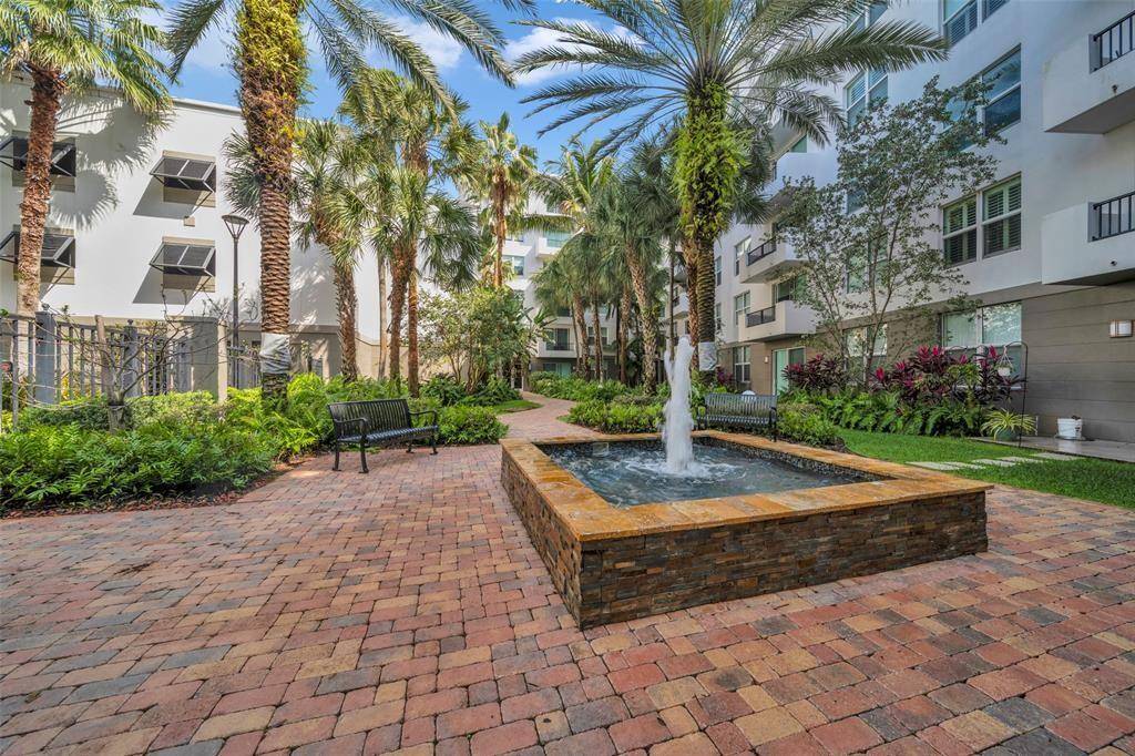 Fort Lauderdale, FL 33308,2421 NE 65th St #2-113