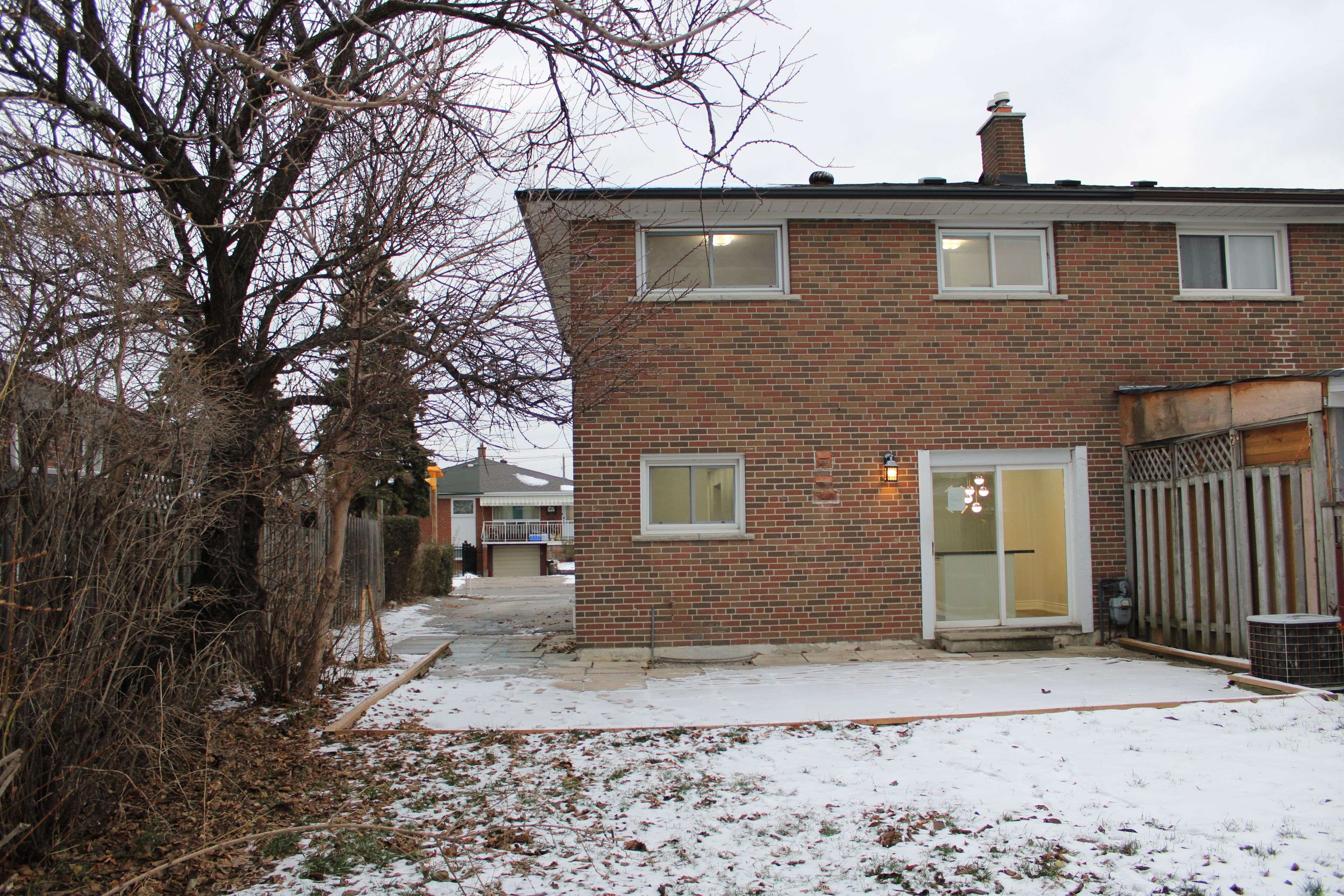 Toronto W05, ON M9L 1B2,28 Navenby CRES