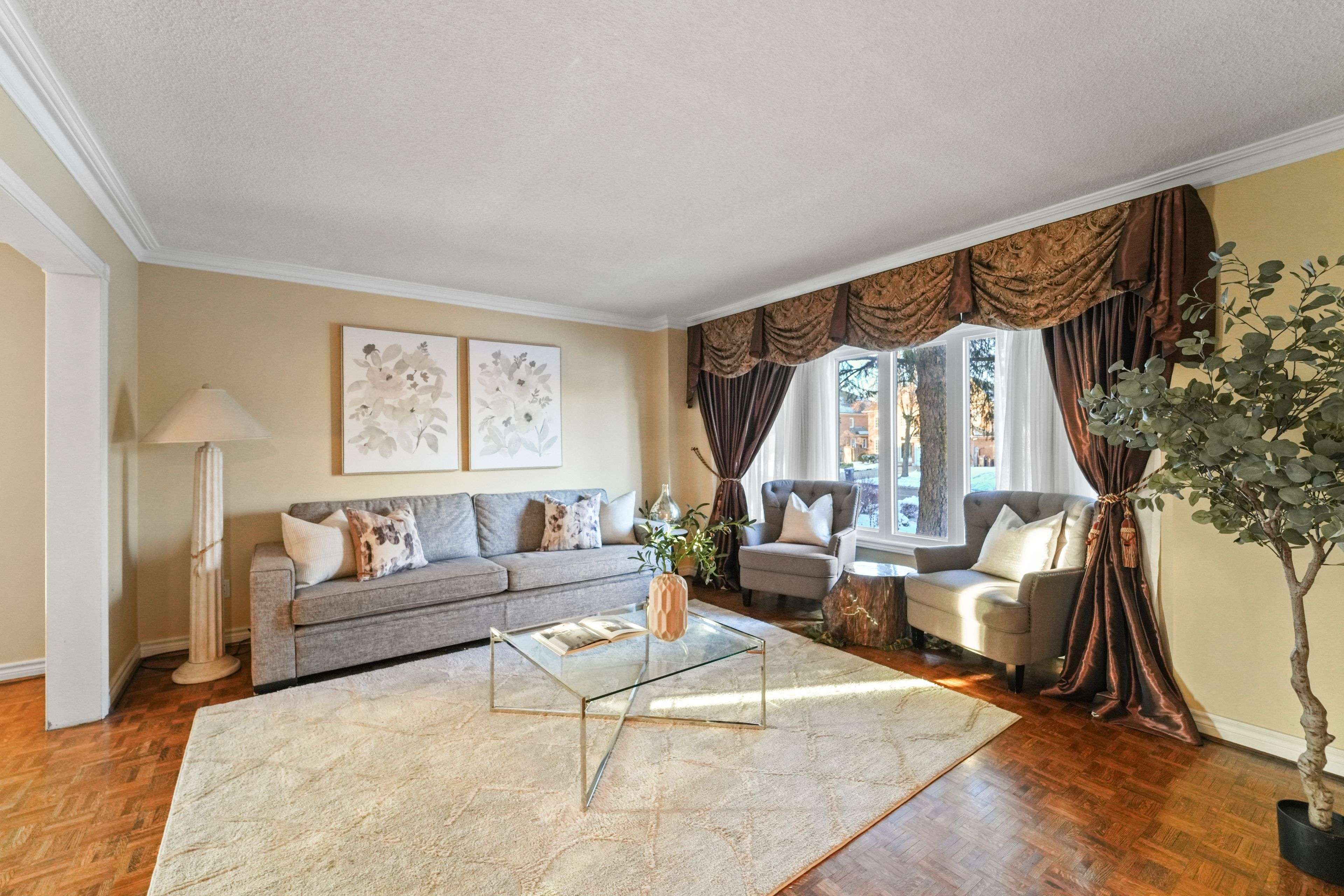 Mississauga, ON L5M 5B1,4873 Forest Hill DR