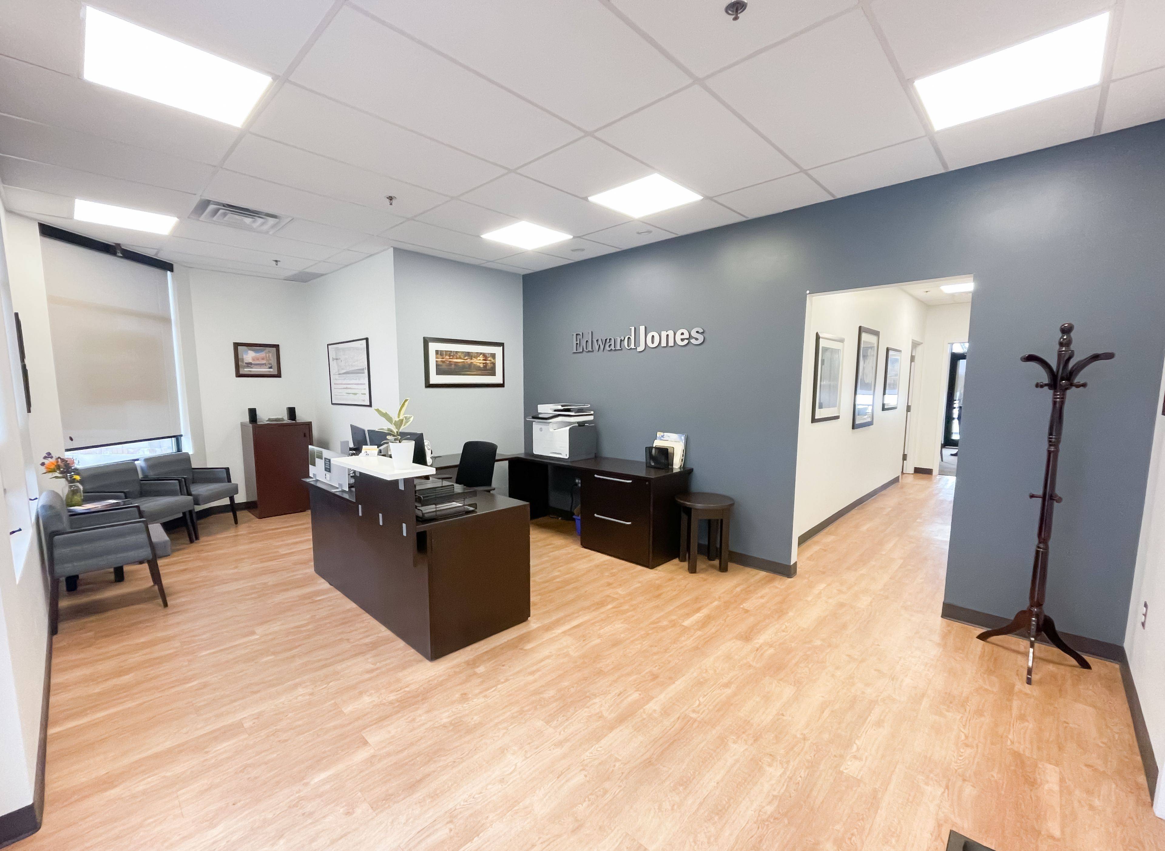 Cityview - Parkwoods Hills - Rideau Shore, ON K2E 0A8,75 Colonnade RD #G