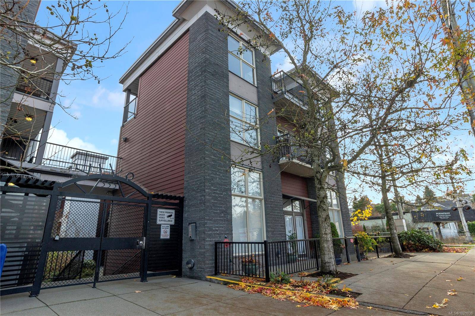 Nanaimo, BC V9R 2X9,555 Franklyn St #108