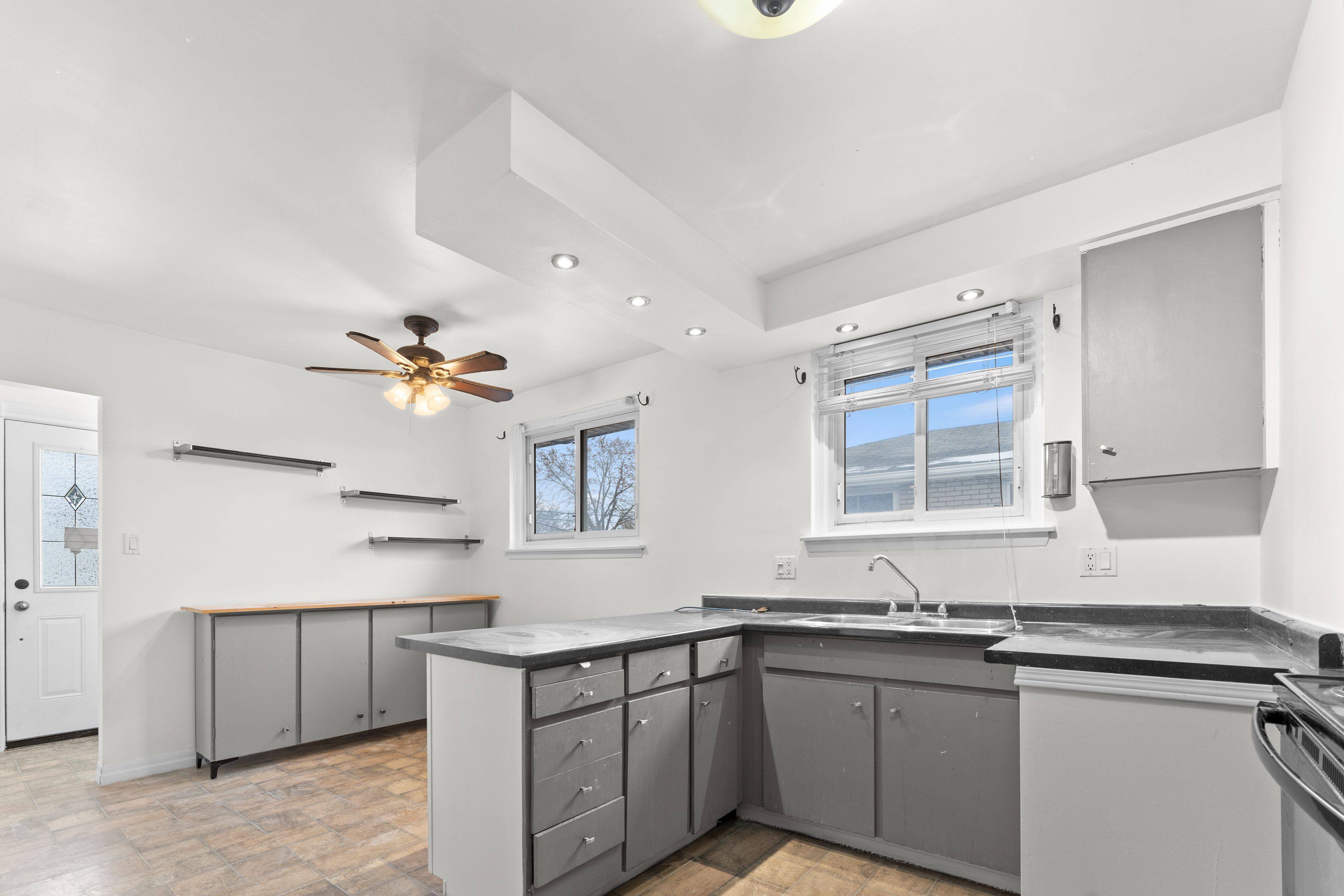 Oshawa, ON L1G 2A7,683 Adelaide AVE E #Main