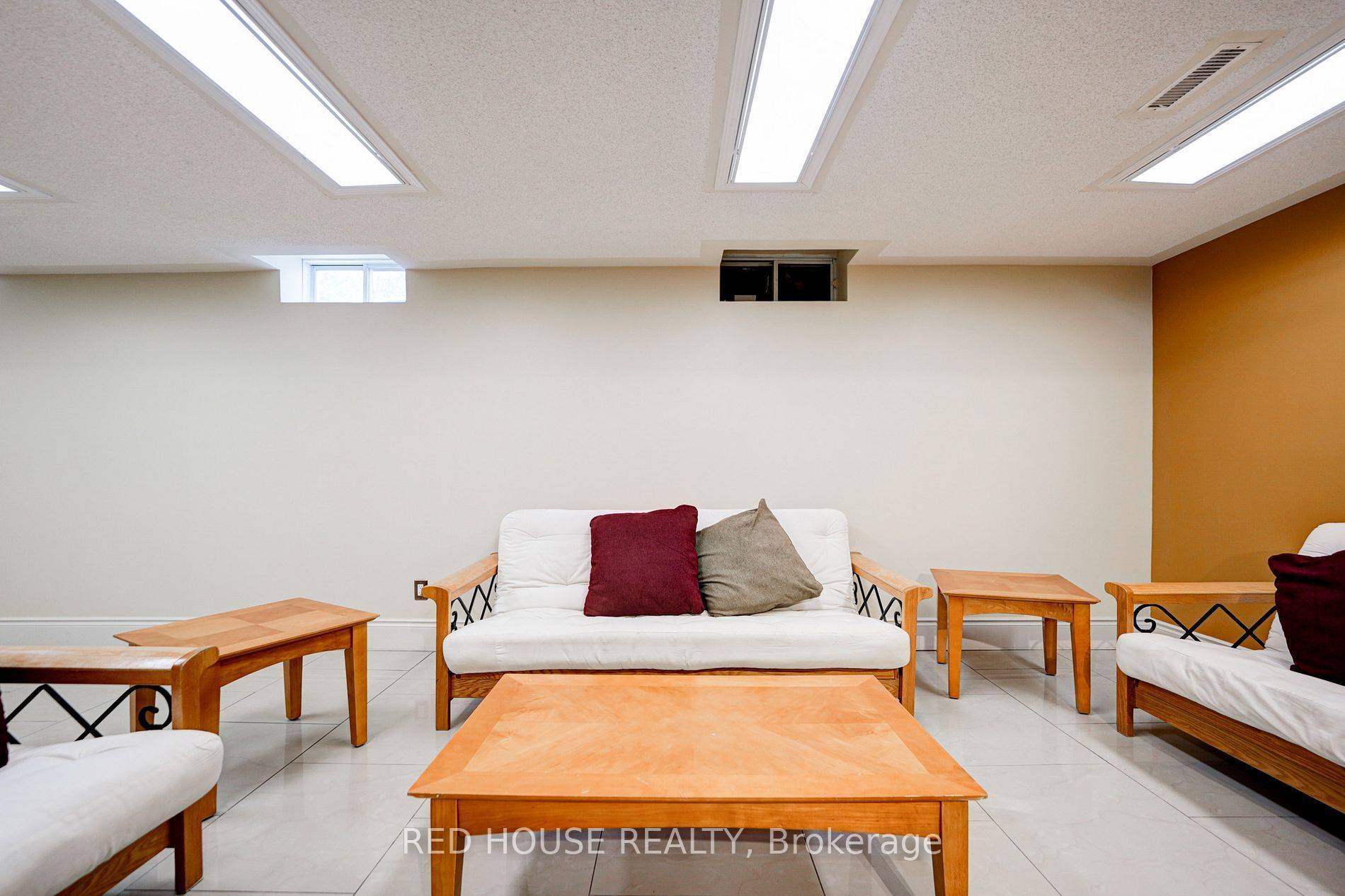 Mississauga, ON L5R 1S6,4450 Mayflower DR #Bsmt