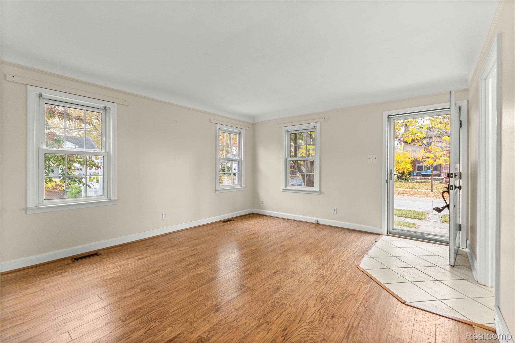 Dearborn, MI 48124,23127 Beech ST