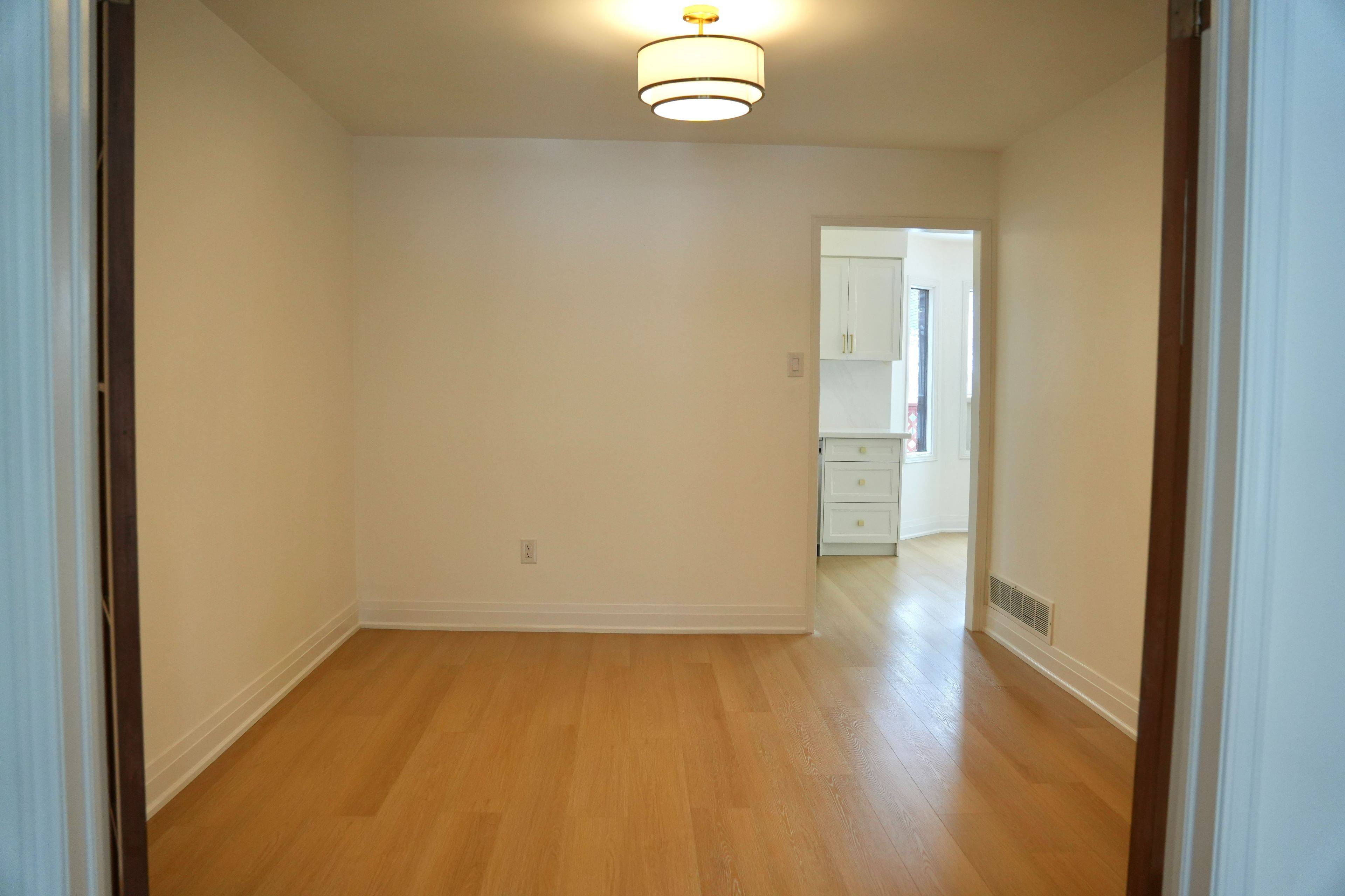 Toronto E10, ON M1C 1H6,3700 Ellesmere RD