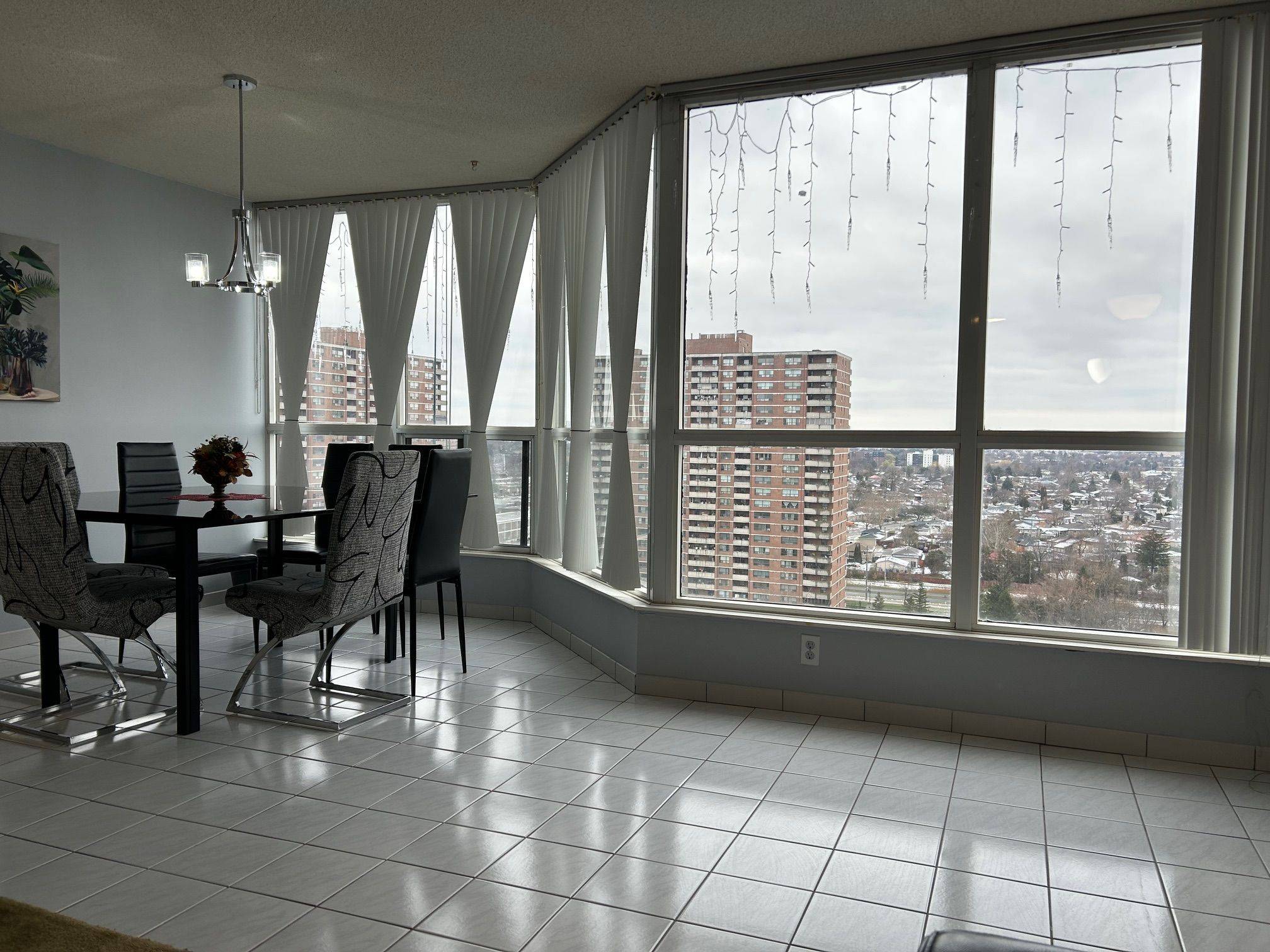 Toronto W10, ON M9V 5G8,3 Rowntree RD #1904