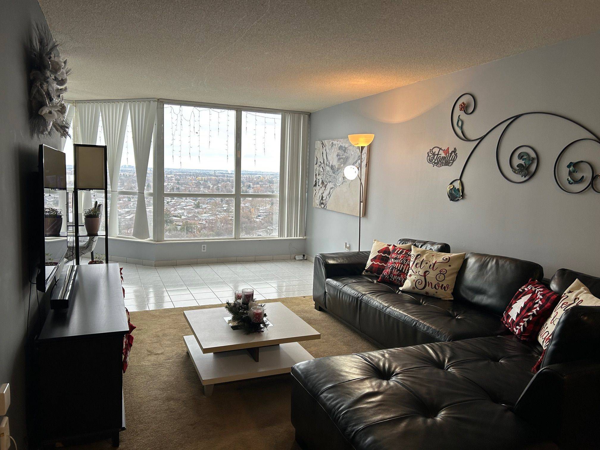 Toronto W10, ON M9V 5G8,3 Rowntree RD #1904