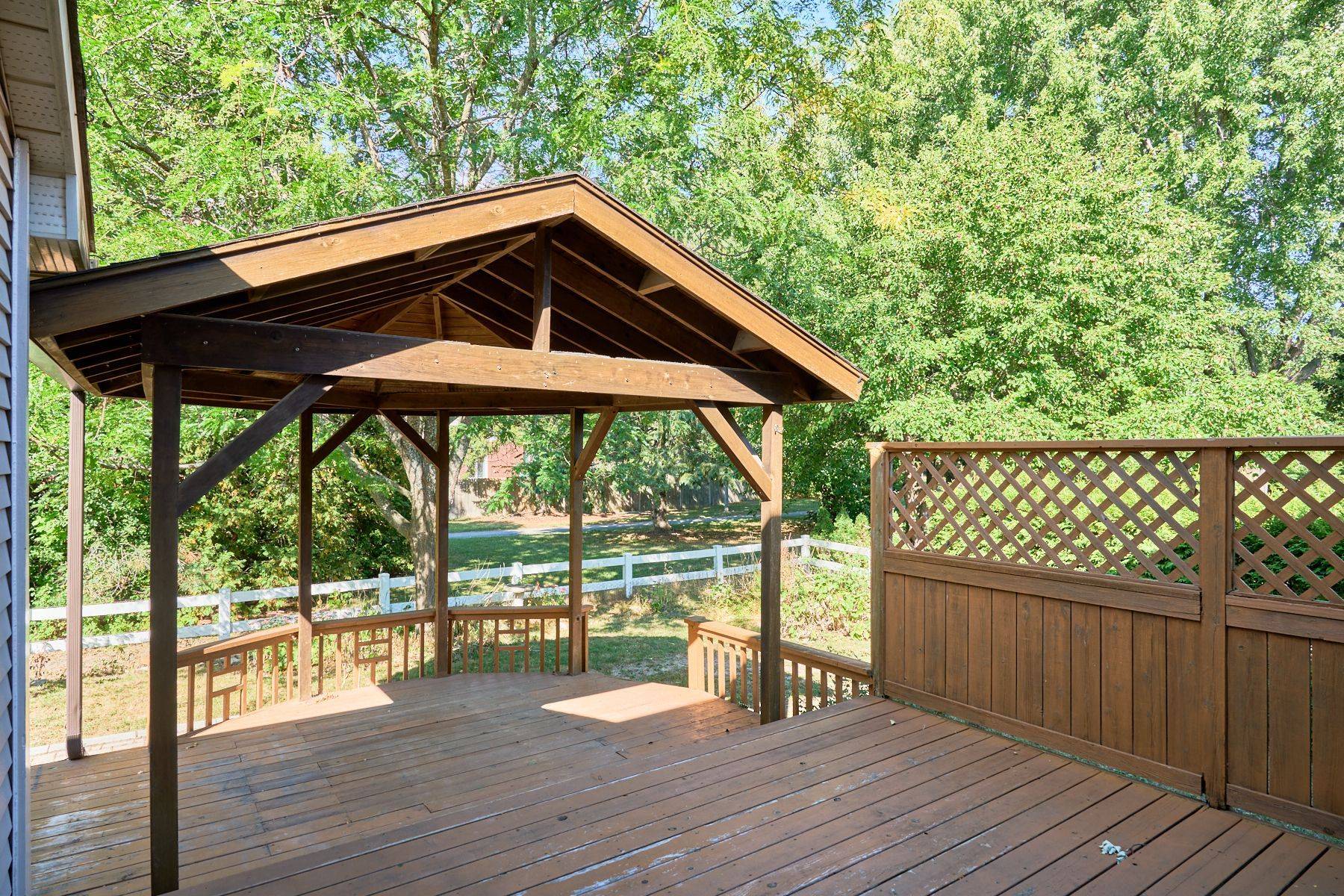 Kanata, ON K2L 2M3,20 Thiessen CRES