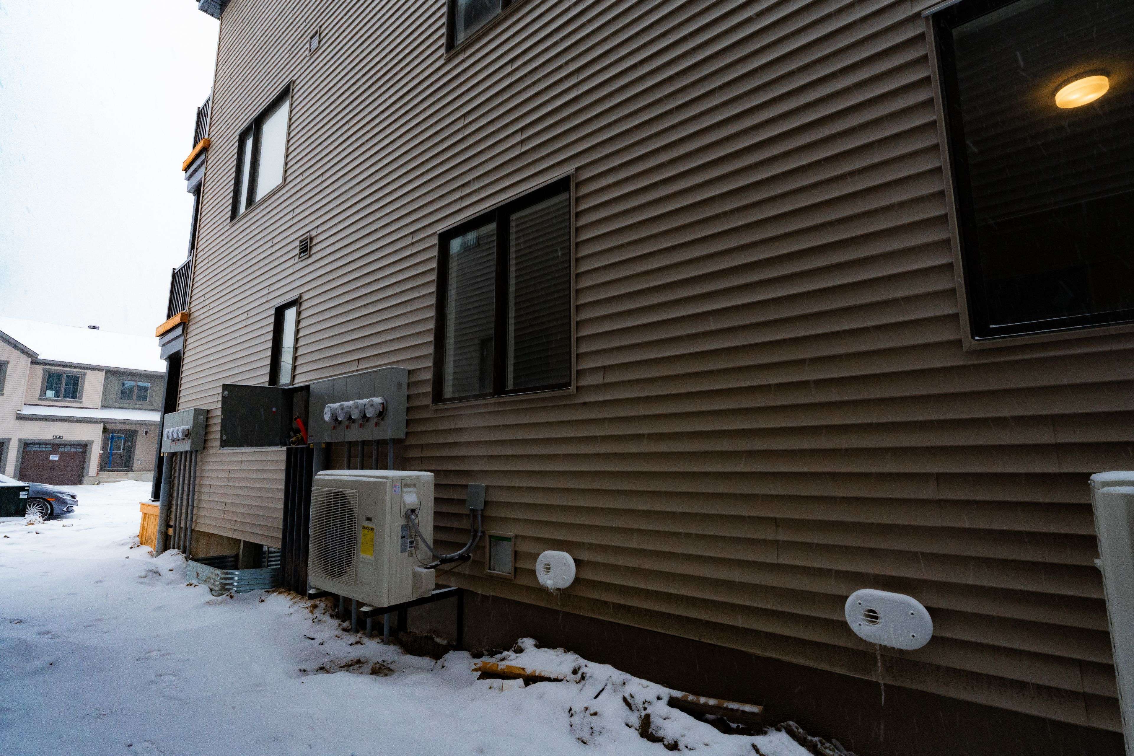 Kanata, ON K2W 0N8,425 Mortar TER