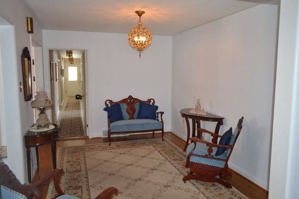 Quinte West, ON K8V 5L9,9 Parkview HTS