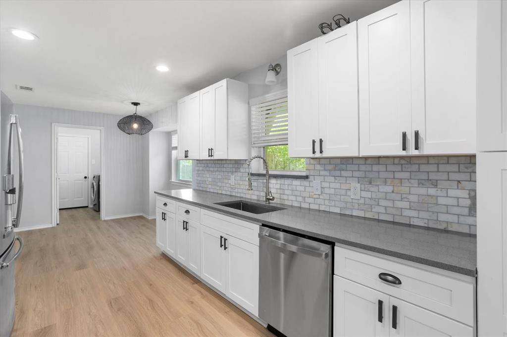 Pantego, TX 76013,3404 Peachtree Lane