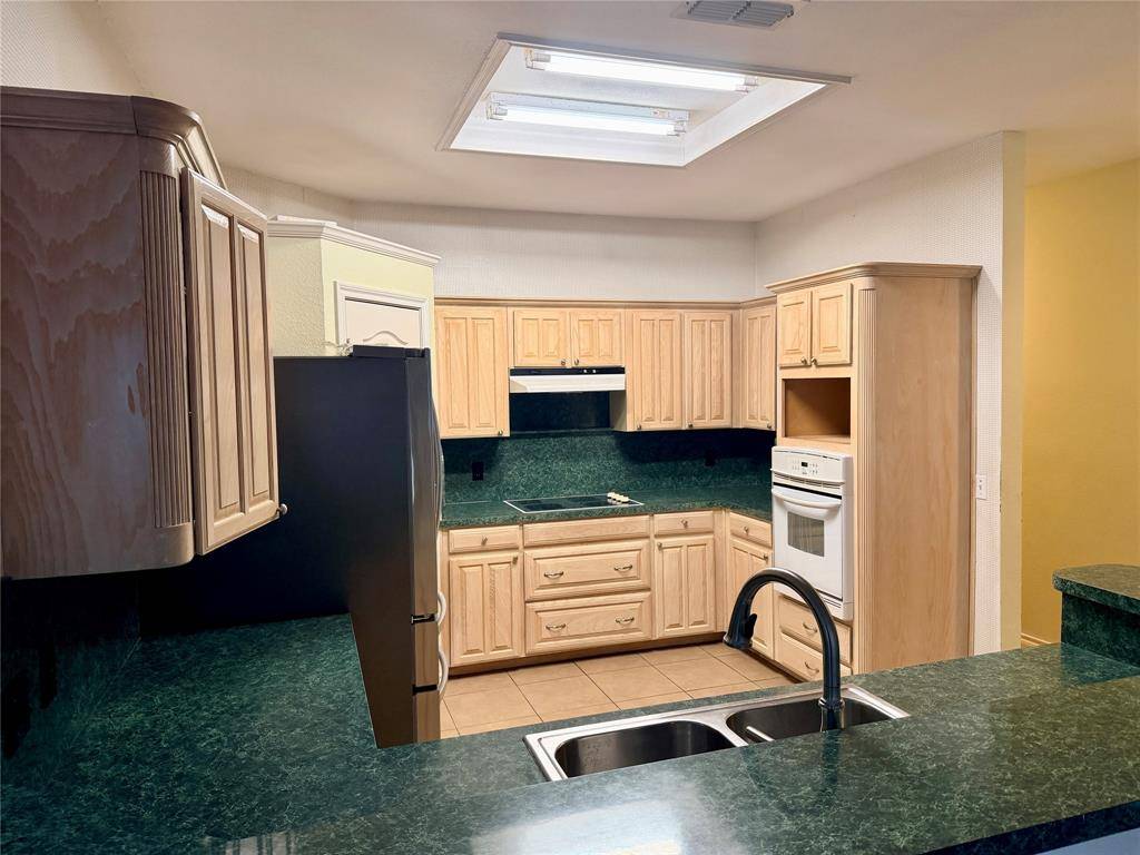 Fort Worth, TX 76112,7632 Arbor Ridge Court