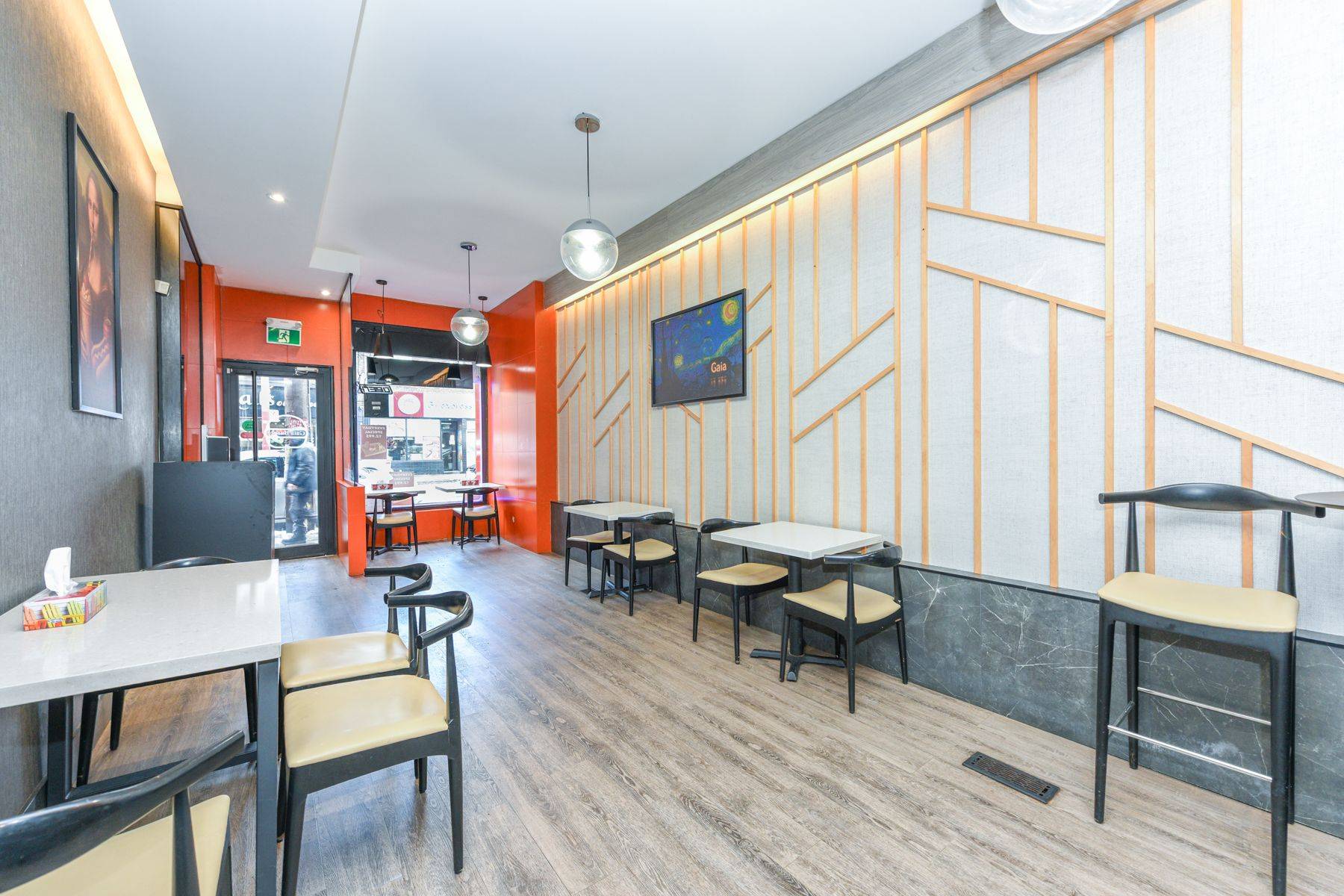 Toronto C01, ON M6J 1E6,671 Queen ST W