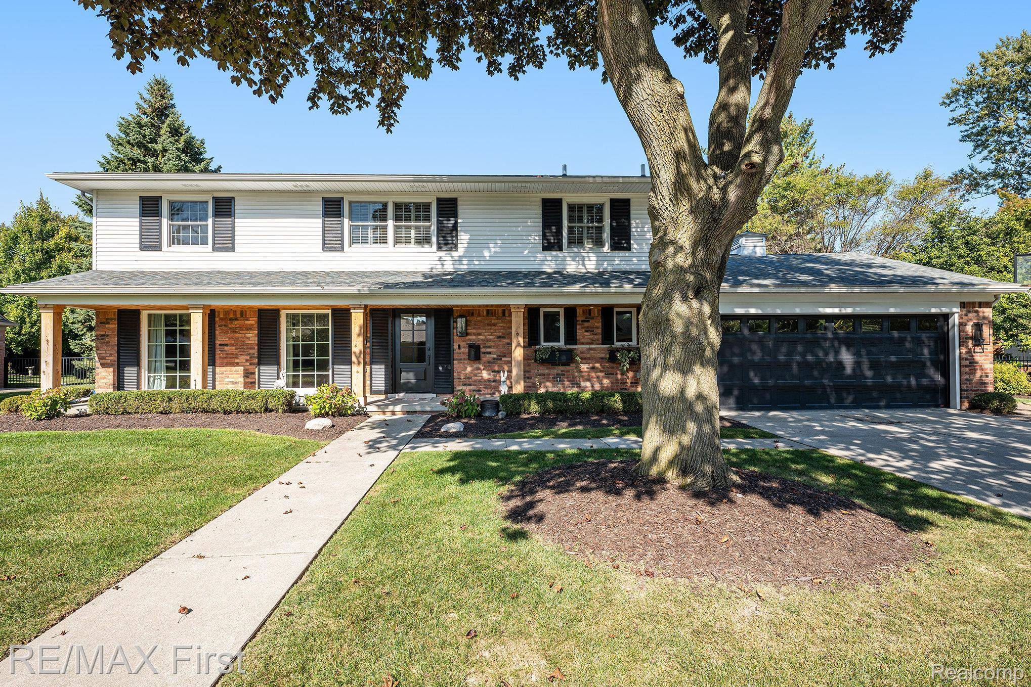 Grosse Pointe Shores, MI 48236,34 Putnam PL