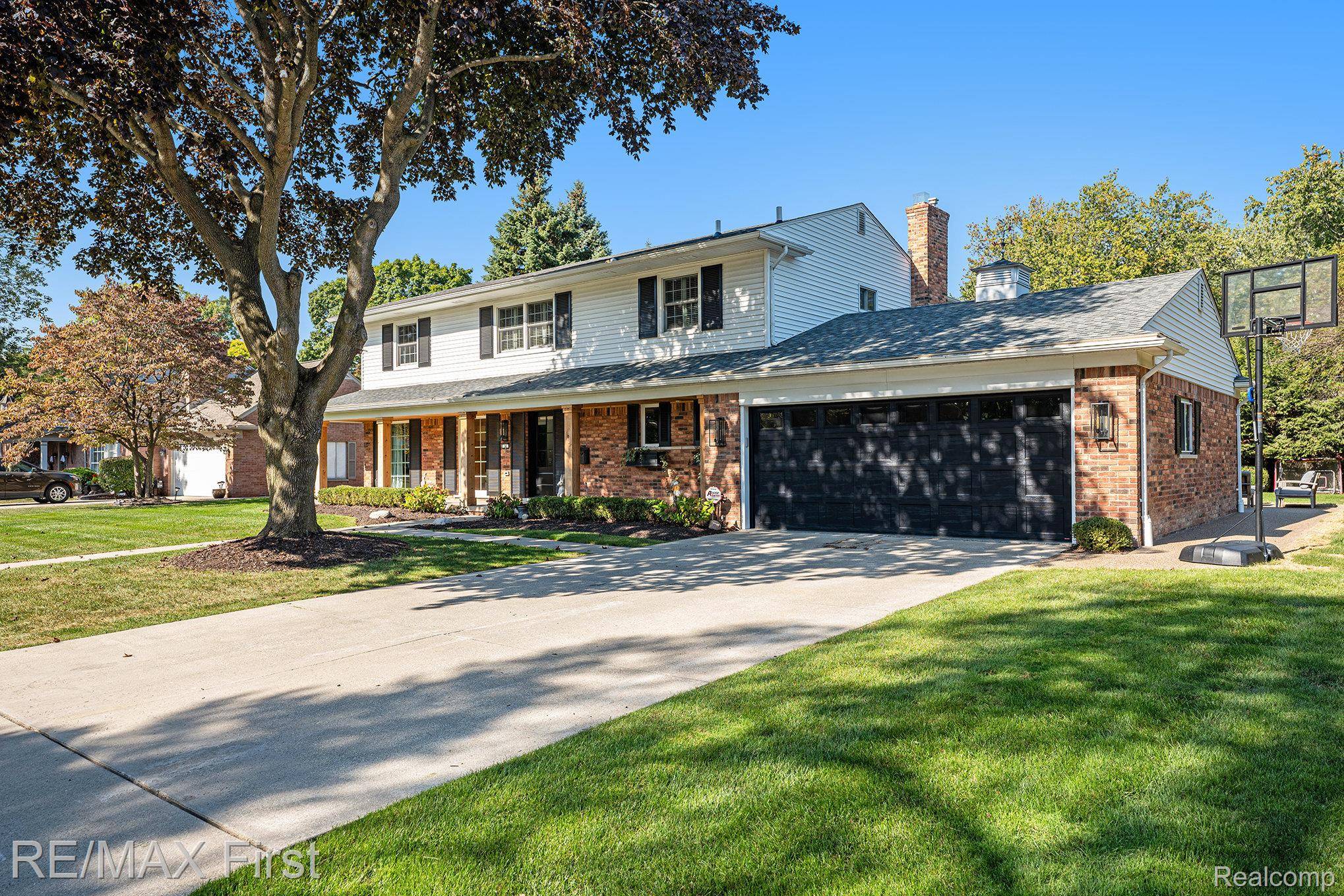 Grosse Pointe Shores, MI 48236,34 Putnam PL