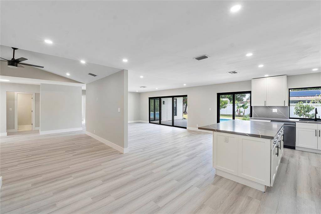 Coral Springs, FL 33071,1024 NW 83rd Dr