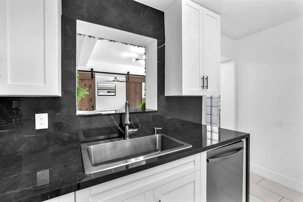 Hollywood, FL 33024,6630 Cody St