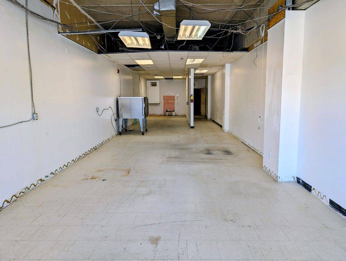 Peterborough, ON K9K 1R4,1837 Lansdowne ST W #11B