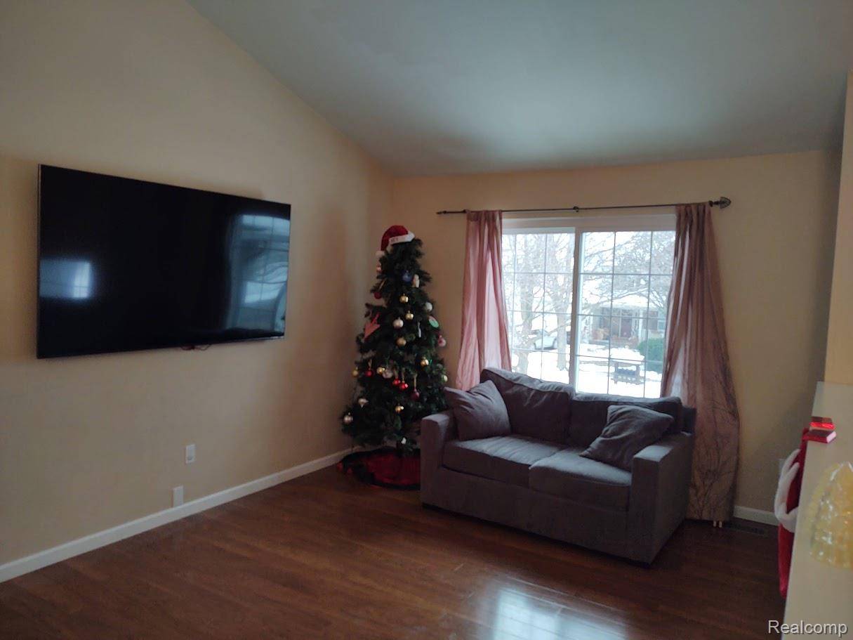 Wixom, MI 48393,1432 Pond View CT