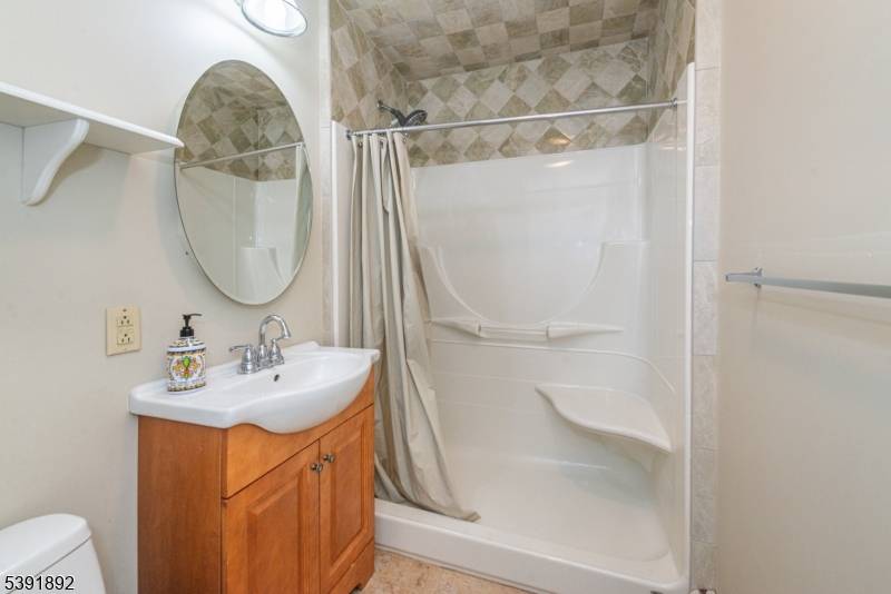 Pompton Lakes Boro, NJ 07442,203 Dawes Hwy