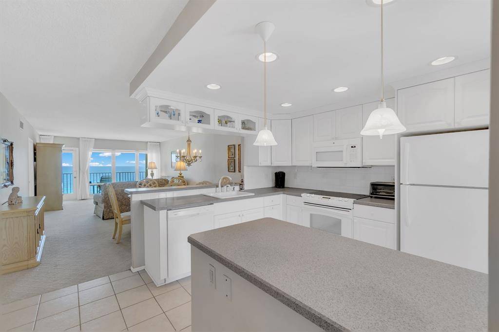 Pompano Beach, FL 33062,750 N Ocean Blvd #1808