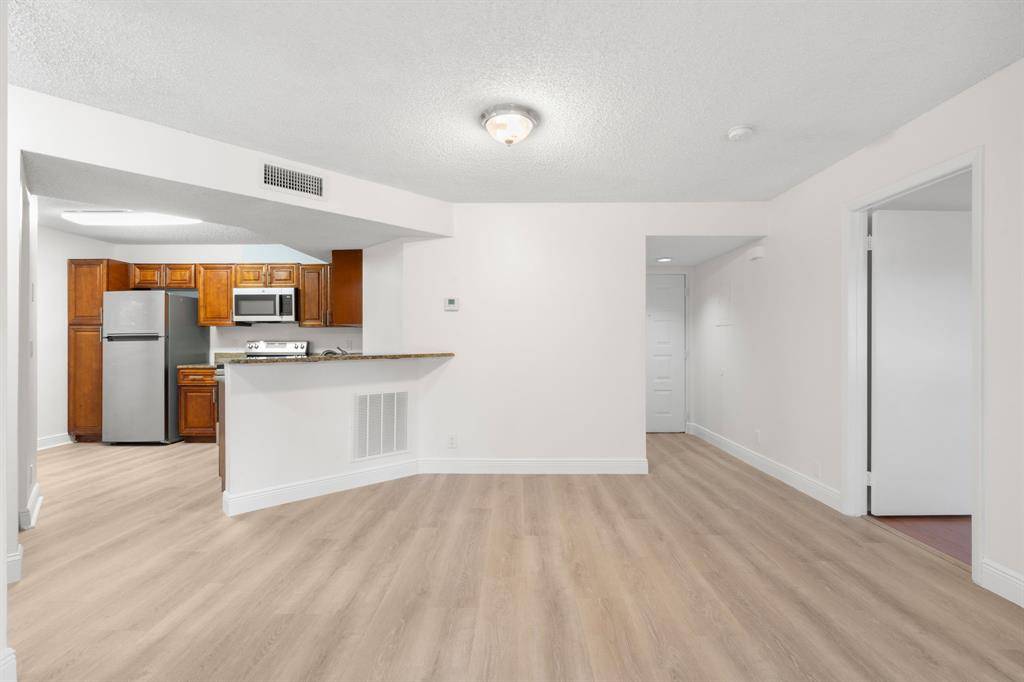 Coral Springs, FL 33067,8851 Wiles Rd #108