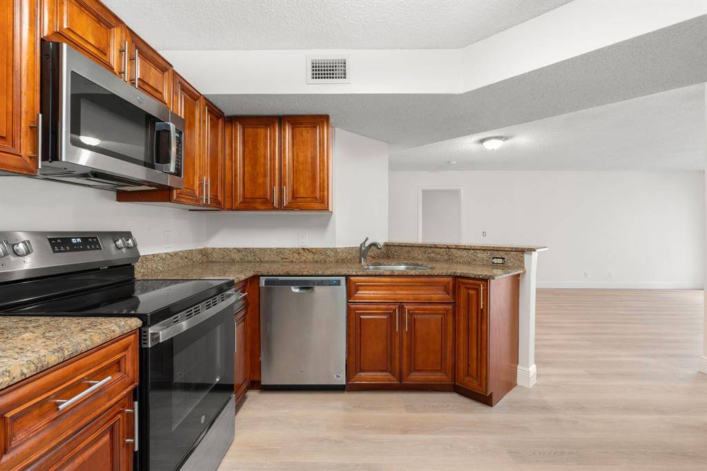 Coral Springs, FL 33067,8851 Wiles Rd #108