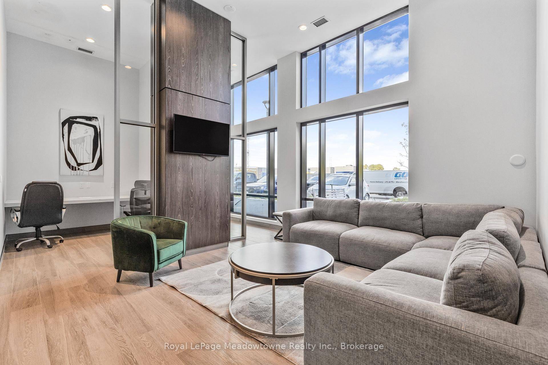 Milton, ON L9T 2X5,8010 Derry RD #TH 107