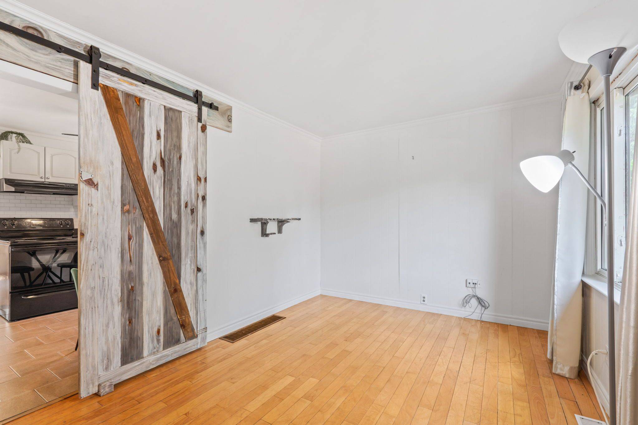 London South, ON N5Z 3L5,189 Emerson AVE