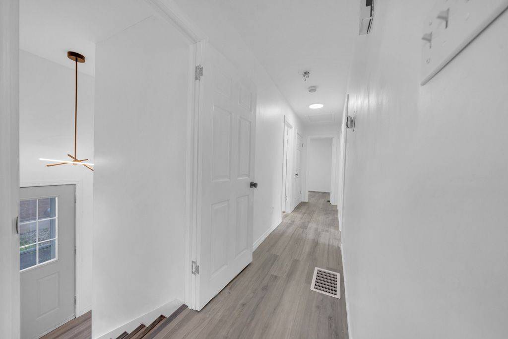 Peterborough, ON K9J 8L3,453 Crystal DR #Upper